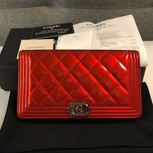 AUTHENTIC Chanel long wallet/clutch